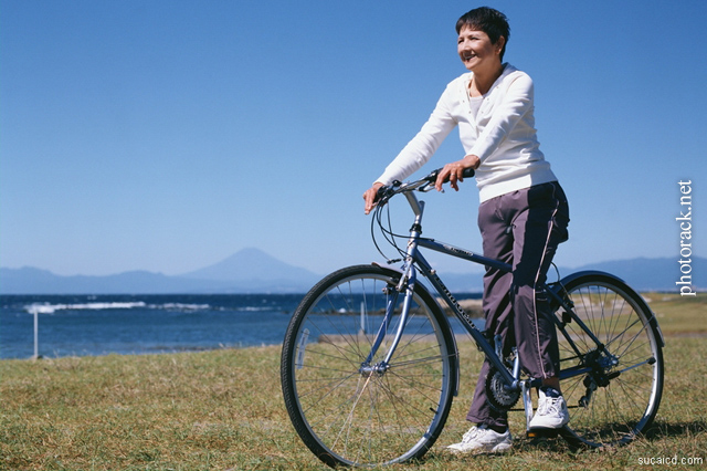 Egal ob Radfahren, Laufen, Yoga oder Klettern - sportliche Aktivitäten im Urlaub helfen beim Stressabbau.