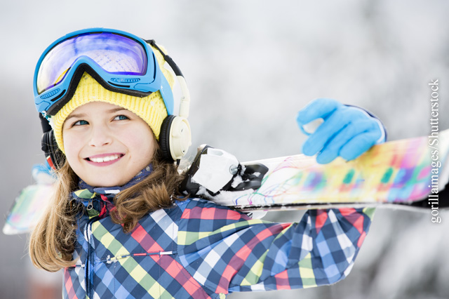 Ski und Schlitten fahren mit Kindern