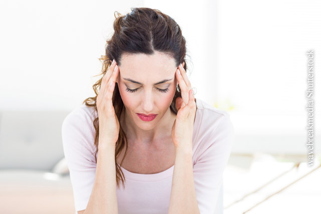 Besonders im Herbst leiden viele Menschen unter Chluster-Kopfschmerzen.