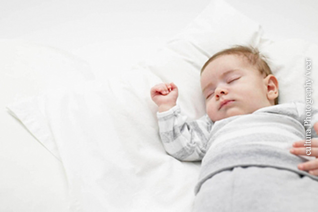 Schlafen fördert bei Babys die Erinnerung und hilft dadurch beim Lernen.