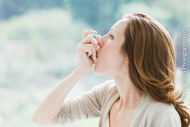 Bei Luftnot ist die dosierte Lippenbremse eine Alternative zum Asthmaspray.