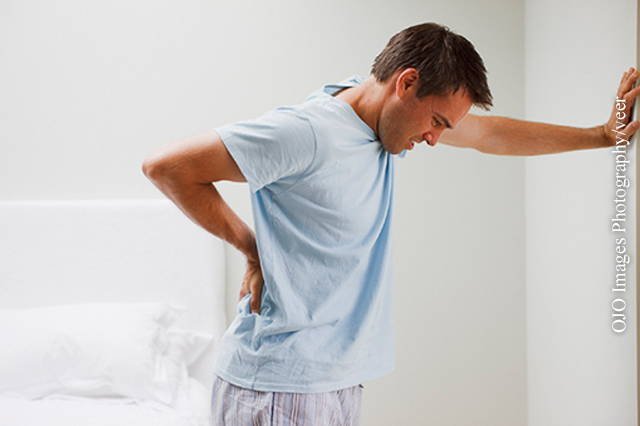 Rückenschmerzen? Mit einigen einfachen Tricks lassen sich Schmerzen im Rücken vorbeugen.