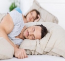 Bauch-, Seiten- oder Rückenlage: Die Schlafpositi...
